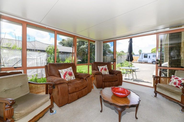 Photo of property in 6 Rays Way, Tuakau, 2121