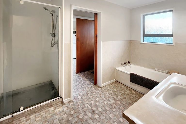 Photo of property in 1a Anzac Avenue, Onekawa, Napier, 4110