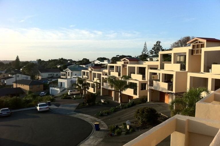 Photo of property in 9/5 Monte Cassino Place, Birkdale, Auckland, 0626