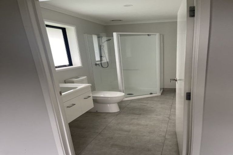 Photo of property in 22 Walter Lawry Road, Paerata, Pukekohe, 2124