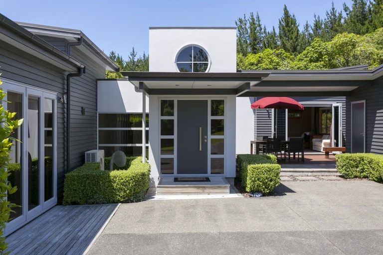 Photo of property in 10 Cameron Drive, Acacia Bay, Taupo, 3385