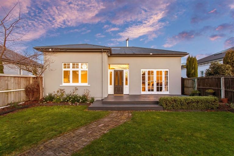 Photo of property in 58 Hawkesbury Avenue, St Albans, Christchurch, 8014