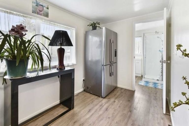 Photo of property in 15 Laurie Avenue, Papakura, 2110