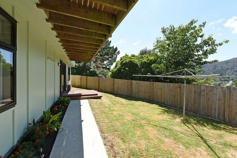Photo of property in 43 August Street, Stokes Valley, Lower Hutt, 5019
