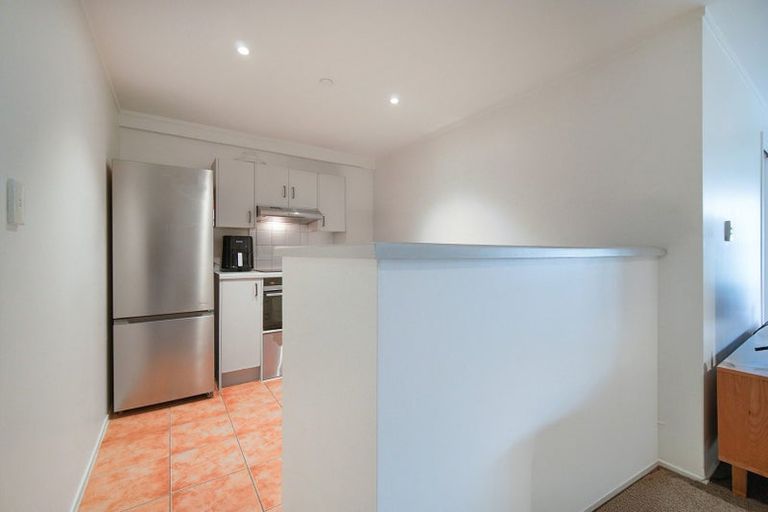 Photo of property in 14a/30 Westward Ho, Glen Eden, Auckland, 0602