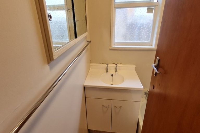 Photo of property in 2/81 Christmas Road, Manurewa, Auckland, 2102