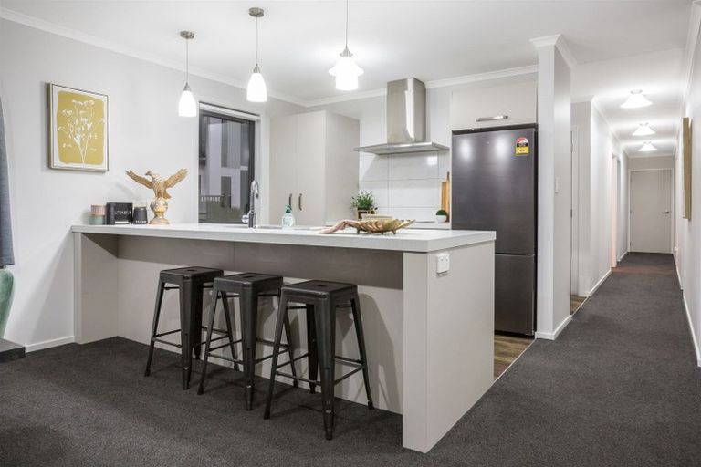 Photo of property in 8 Hull Place, Whitby, Porirua, 5024