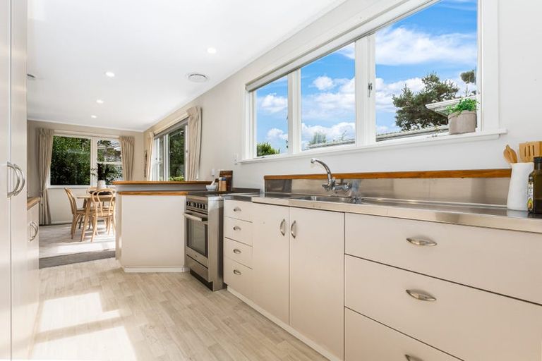 Photo of property in 36 Silverbirch Grove, Churton Park, Wellington, 6037