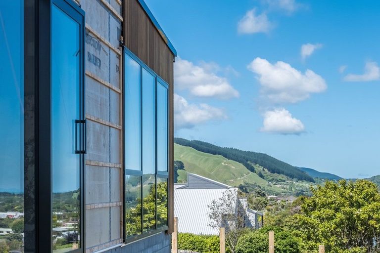 Photo of property in 76 Kotare Street, Waikanae, 5036