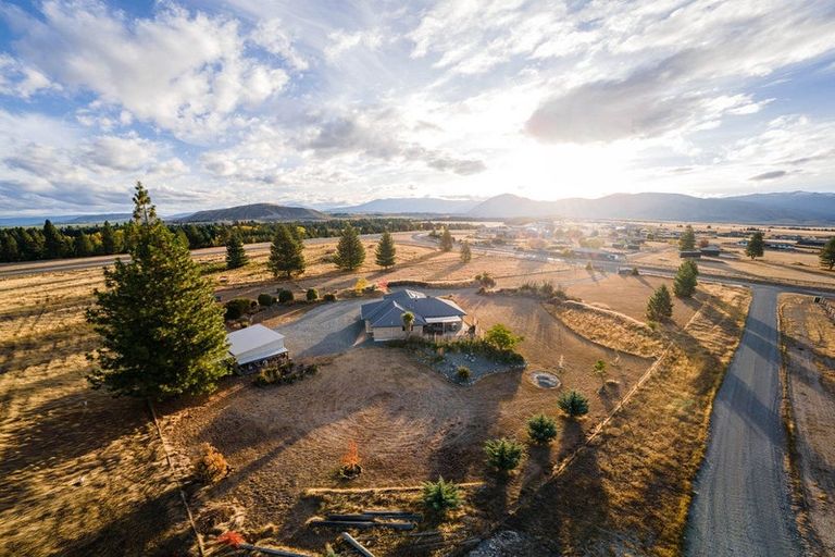 Photo of property in 87 Ostler Road, Twizel, 7901