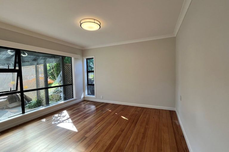 Photo of property in 2/3 Hall Road, Glenfield, Auckland, 0629