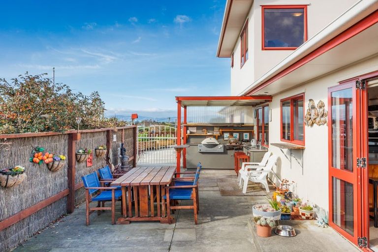 Photo of property in 12 Robbie Street, Foxton Beach, Foxton, 4815