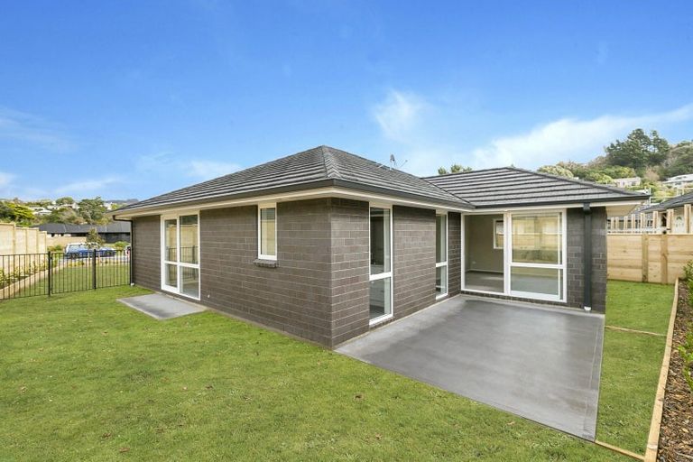 Photo of property in 8 Martingale Drive, Whitby, Porirua, 5024