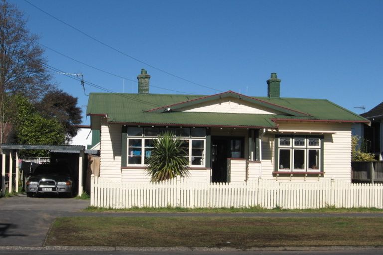 Photo of property in 16 Coates Street, Hamilton East, Hamilton, 3216