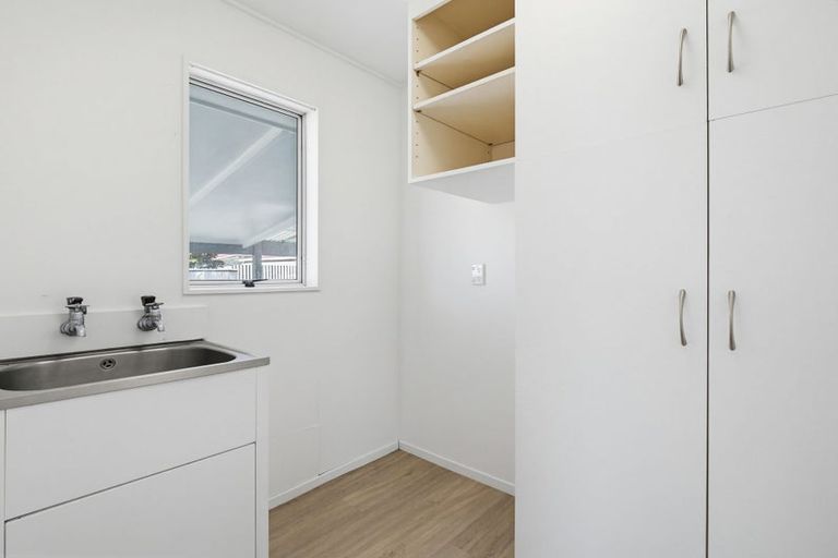 Photo of property in 26 Cumberland Place, Kelvin Grove, Palmerston North, 4414