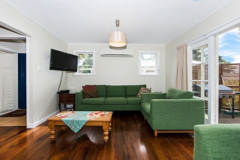 Photo of property in 96 Manuka Road, Bayview, Auckland, 0629