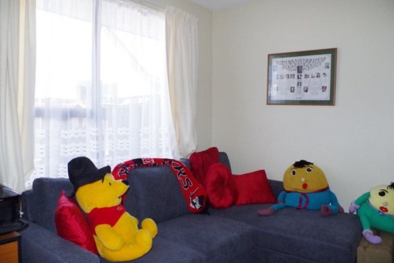 Photo of property in 14 Resolution Place, Bryndwr, Christchurch, 8053