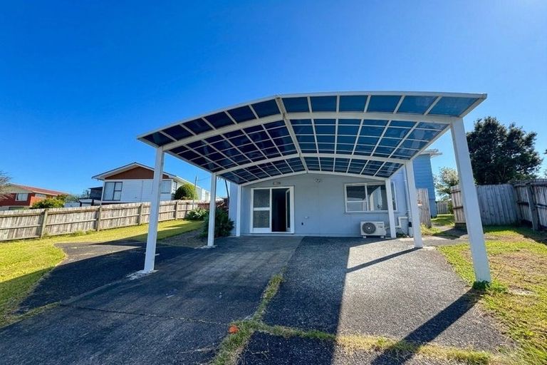 Photo of property in 49 Rosewarne Crescent, Glendene, Auckland, 0602
