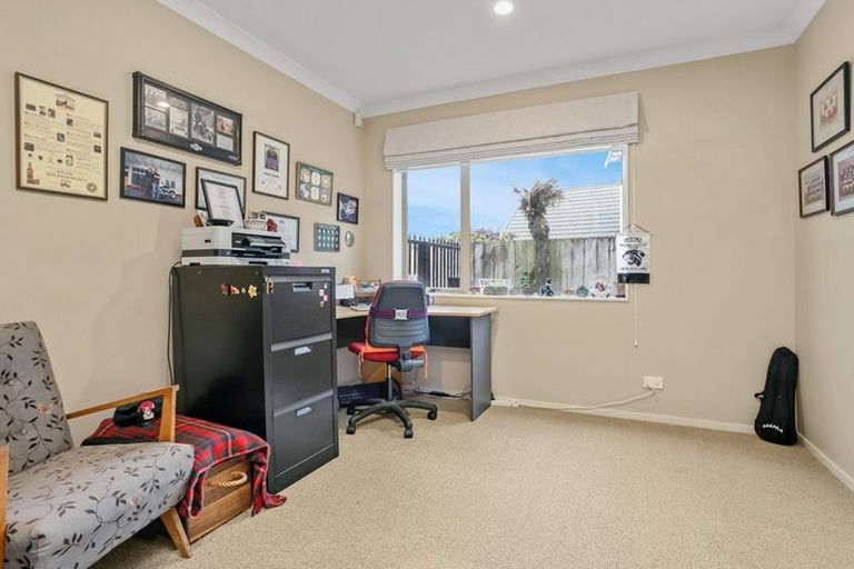 Photo of property in 64 Saint James Drive, Huntington, Hamilton, 3210