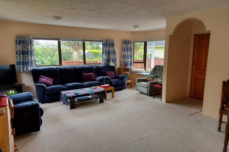 Photo of property in 4a Luckie Street, Tawa, Wellington, 5028