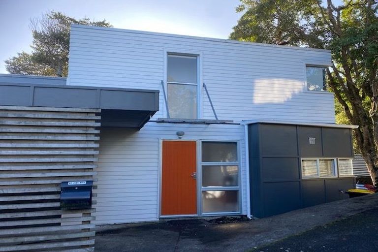 Photo of property in 6 Glentui Grove, Khandallah, Wellington, 6035