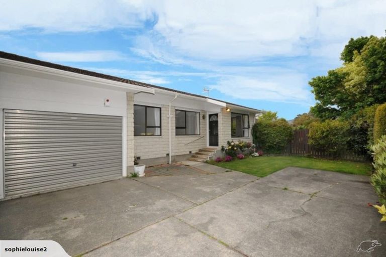 Photo of property in 24 Solway Avenue, Ilam, Christchurch, 8041