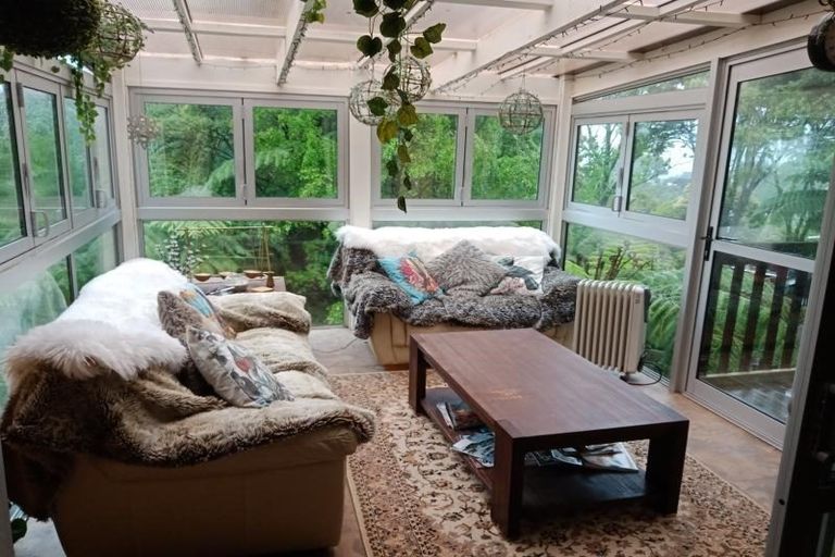 Photo of property in 68b Chatsworth Road, Silverstream, Upper Hutt, 5019