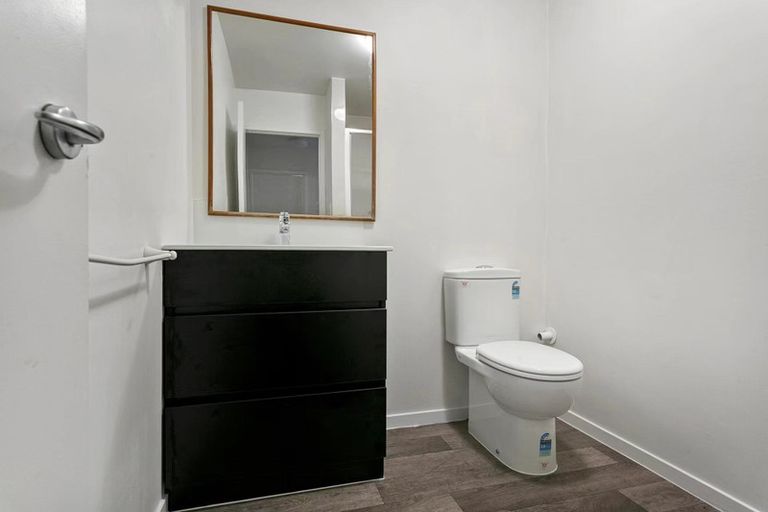 Photo of property in 420/18 Sunnyhaven Avenue, Beach Haven, Auckland, 0626