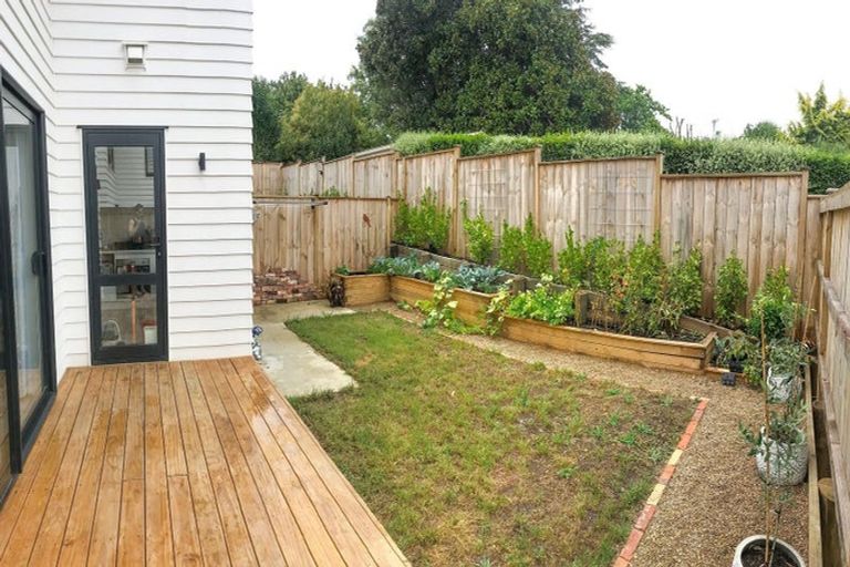 Photo of property in 68c Donovan Avenue, Massey, Auckland, 0614