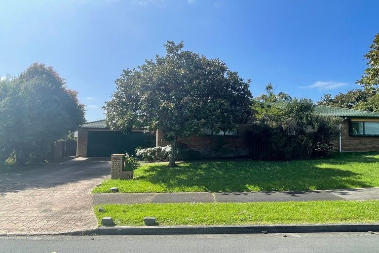 Photo of property in 1 Hansworth Place, Flat Bush, Auckland, 2019