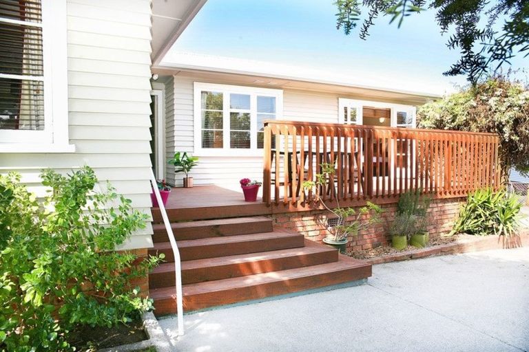 Photo of property in 6 Cliff Road, Papakura, 2110