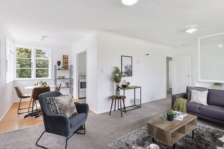 Photo of property in 25 Sievers Grove, Cannons Creek, Porirua, 5024