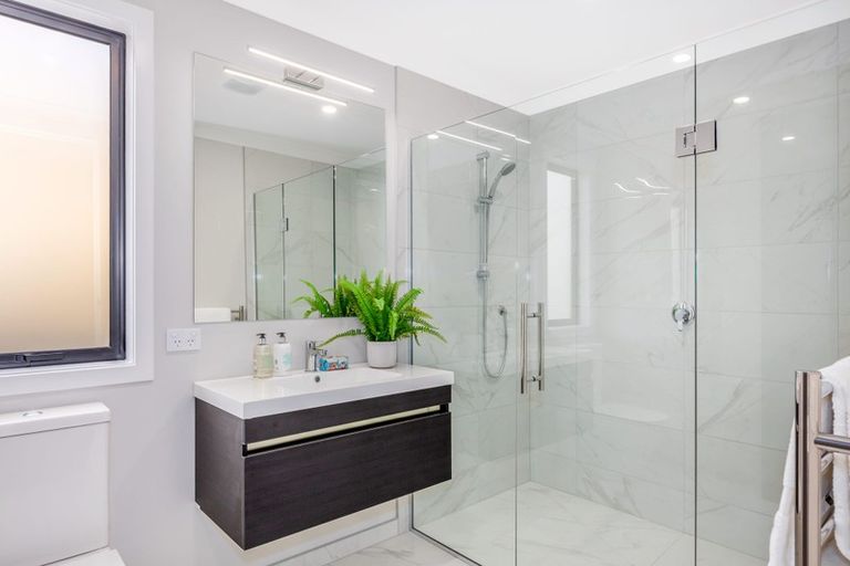 Photo of property in 117 Queen Charlotte Drive, Aotea, Porirua, 5024