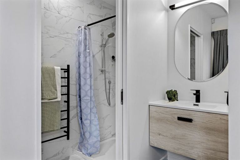 Photo of property in 187 Centaurus Road, Saint Martins, Christchurch, 8022