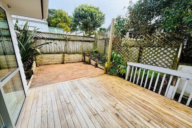 Photo of property in 1/114 Canongate Street, Birkdale, Auckland, 0626