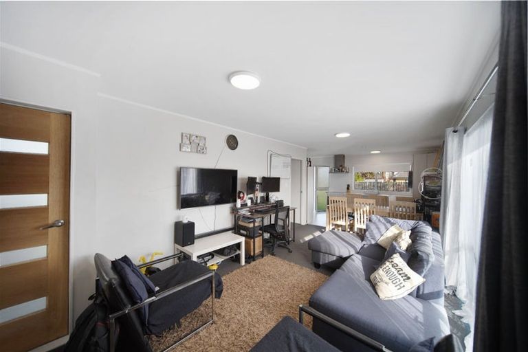 Photo of property in 2/22 Bingara Place, Favona, Auckland, 2024