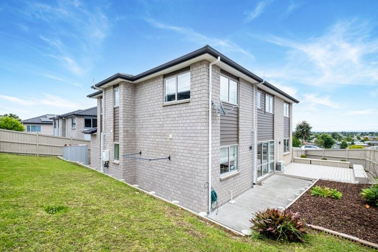 Photo of property in 140 Keri Vista Rise, Papakura, 2110