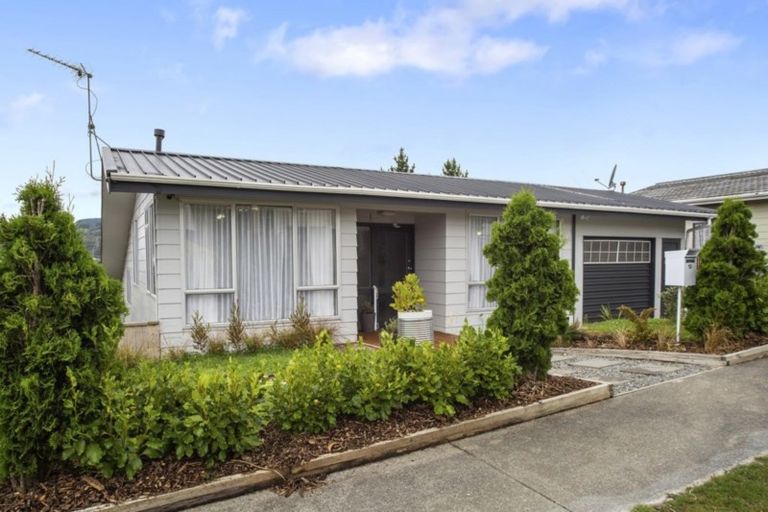 Photo of property in 19 Greenwich Grove, Stokes Valley, Lower Hutt, 5019
