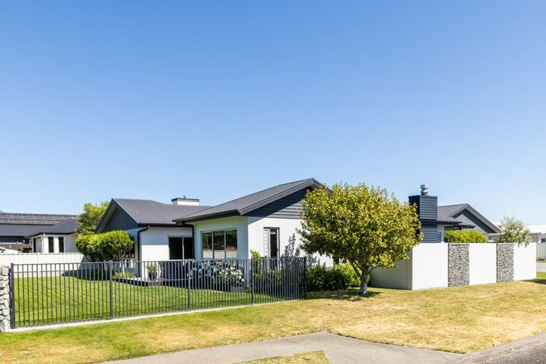 Photo of property in 117 Arataki Road, Havelock North, 4130