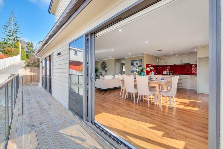 Photo of property in 285a Don Buck Road, Massey, Auckland, 0614