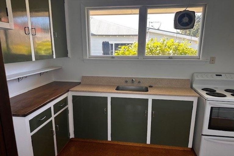 Photo of property in 70 Daniels Road, Redwood, Christchurch, 8051