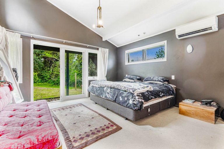 Photo of property in 48 Ngarahana Avenue, Paremoremo, Auckland, 0632