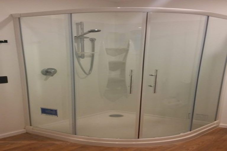 Photo of property in 104b Glanmire Road, Newlands, Wellington, 6037