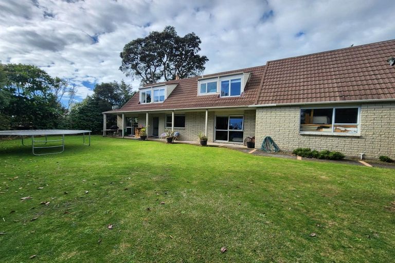 Photo of property in 1138 South Road, Oakura, 4314