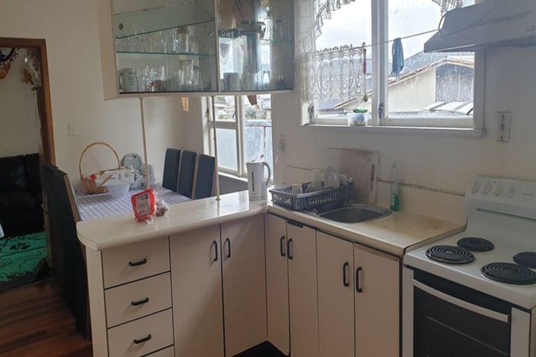 Photo of property in 26 Riverpark Crescent, Henderson, Auckland, 0610