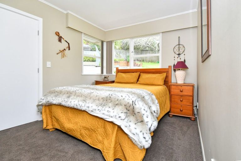 Photo of property in 21 Hatherlow Street, Glenfield, Auckland, 0629