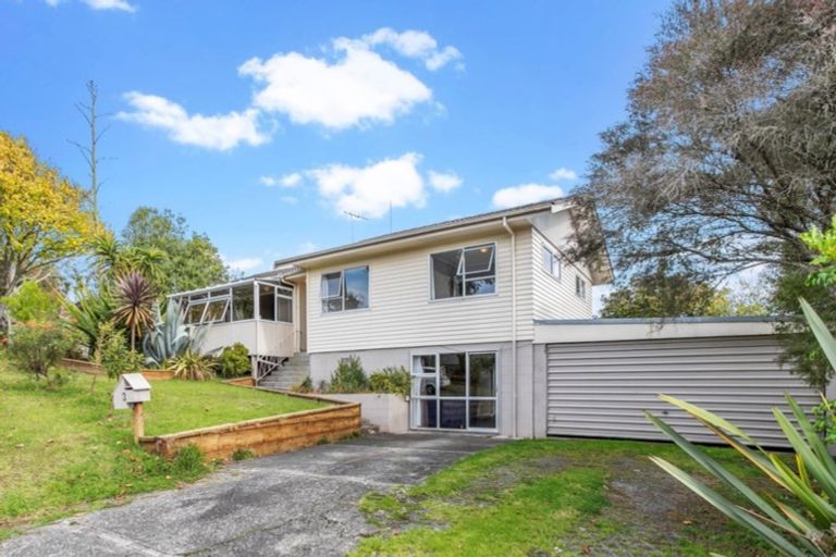 Photo of property in 3 Seabar Place, Glen Eden, Auckland, 0602