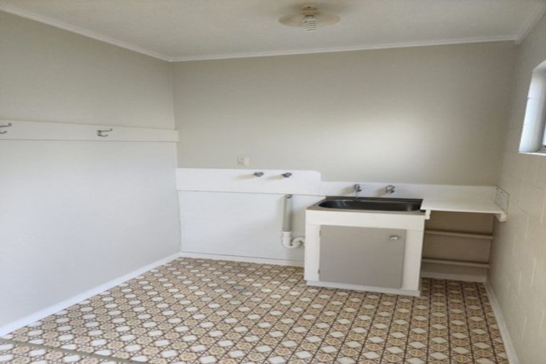 Photo of property in 2/35 Paramu Avenue, Birkdale, Auckland, 0626