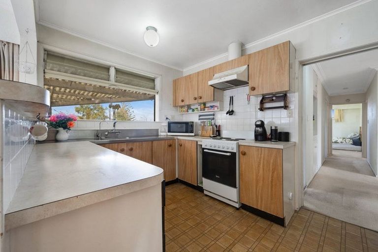 Photo of property in 82 Botany Road, Botany Downs, Auckland, 2010