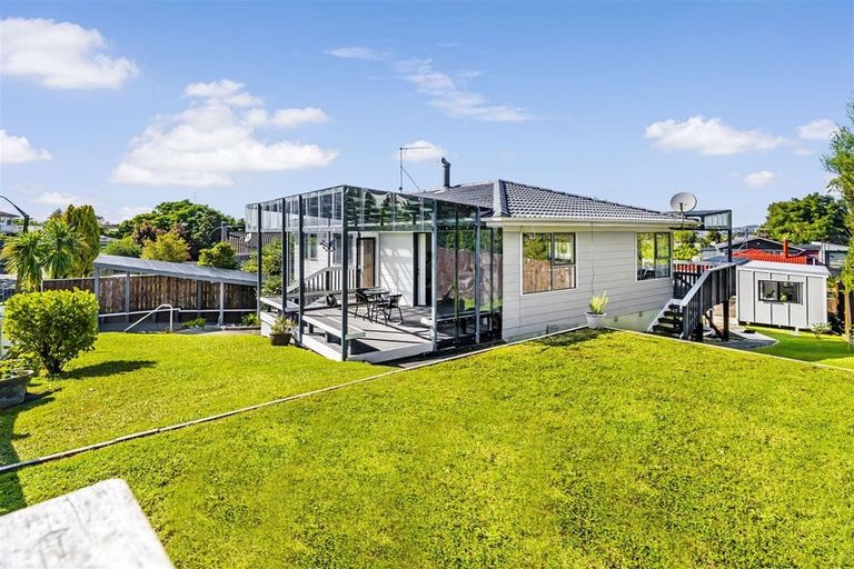Photo of property in 3 Rehia Road, Massey, Auckland, 0614